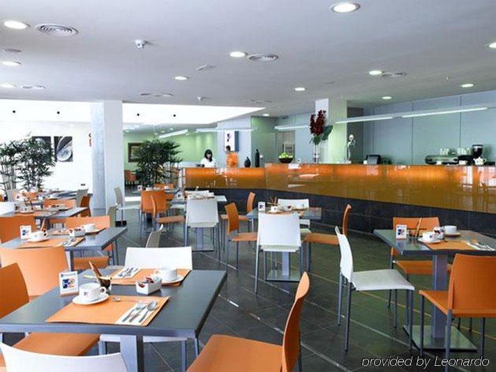 H2 Fuenlabrada Otel Restoran fotoğraf